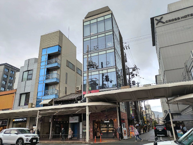 京都市中京区河原町通三条下る⼤⿊町