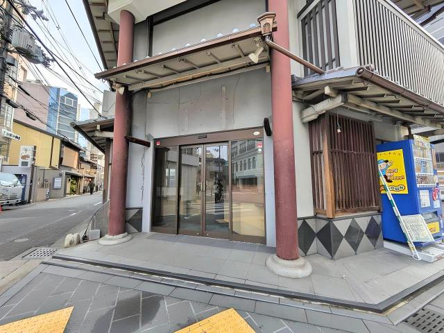 京都市東山区新橋通大和大路東入2