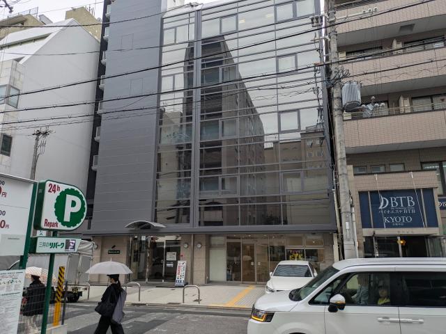 京都市下京区室町通綾小路下る白楽天町