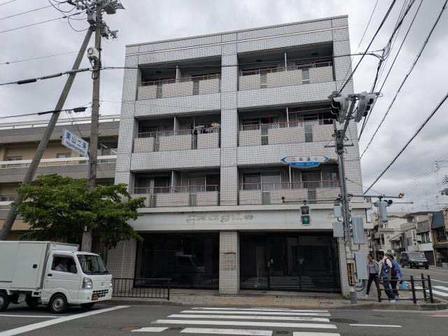 京都市左京区岡崎徳成町