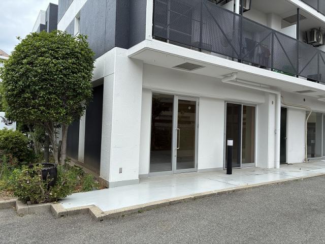 尼崎市東塚口町1